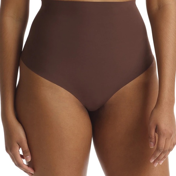 NWT: COMMANDO CLASSIC CONTROL THONG - Picture 1 of 8